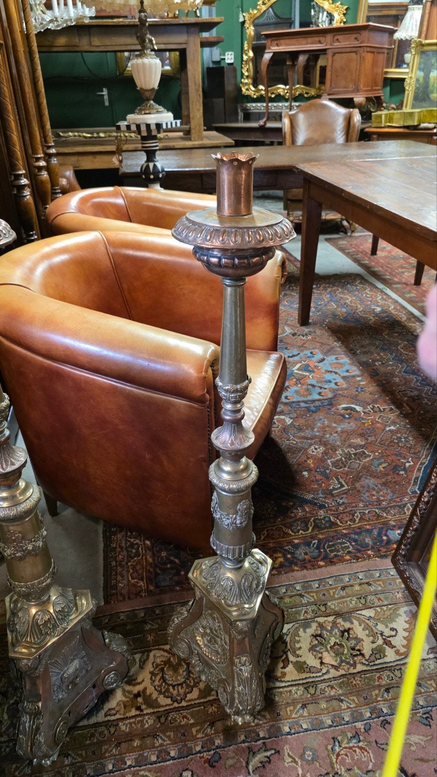 twee zeer grote bronzen antieke kandelaar, Ophalen, Koper of Brons