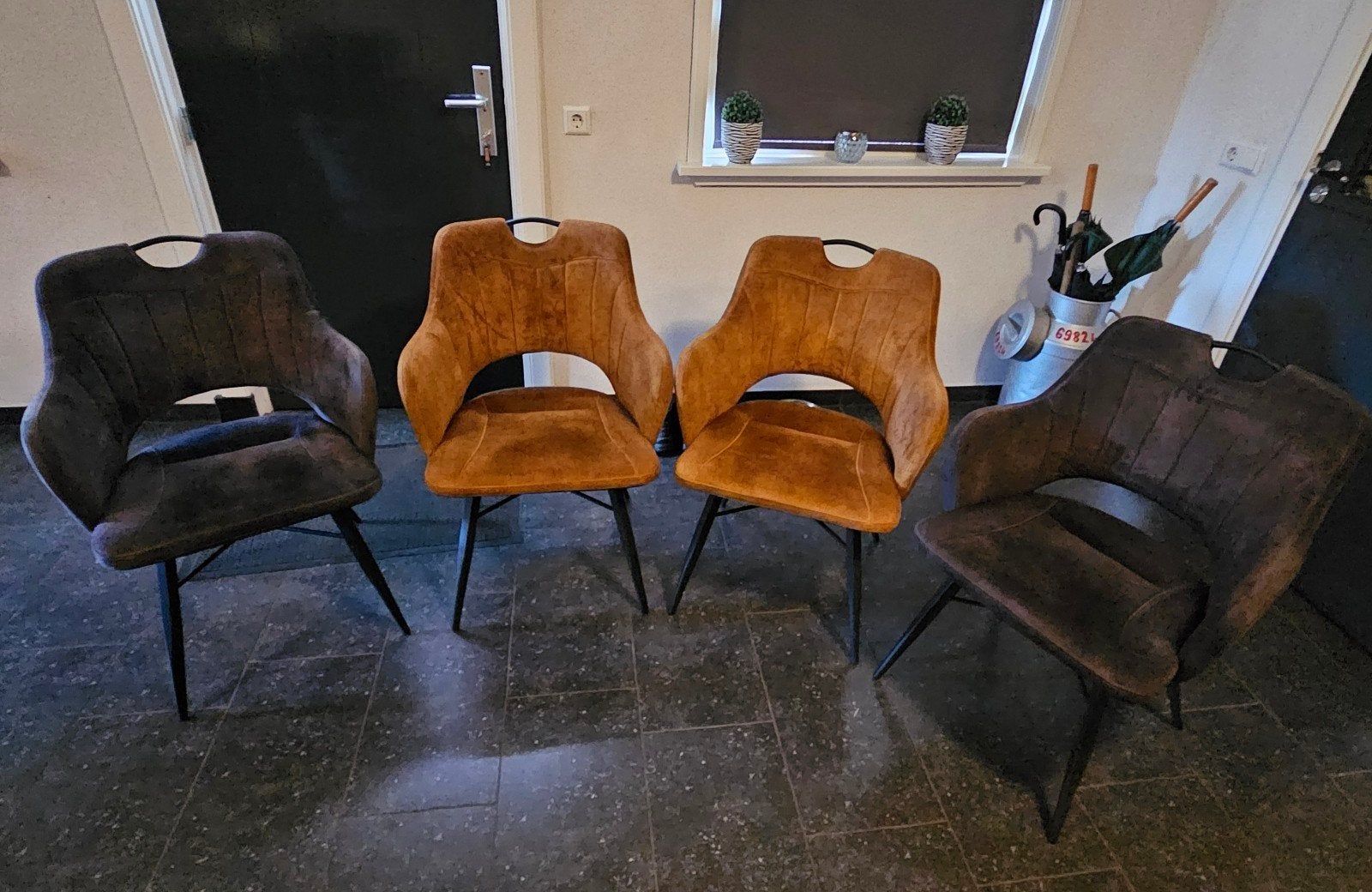TeKoop 4 eetkamerstoelen - Comfortabel en stijlvol, Ophalen, Gebruikt, Bruin, Modern