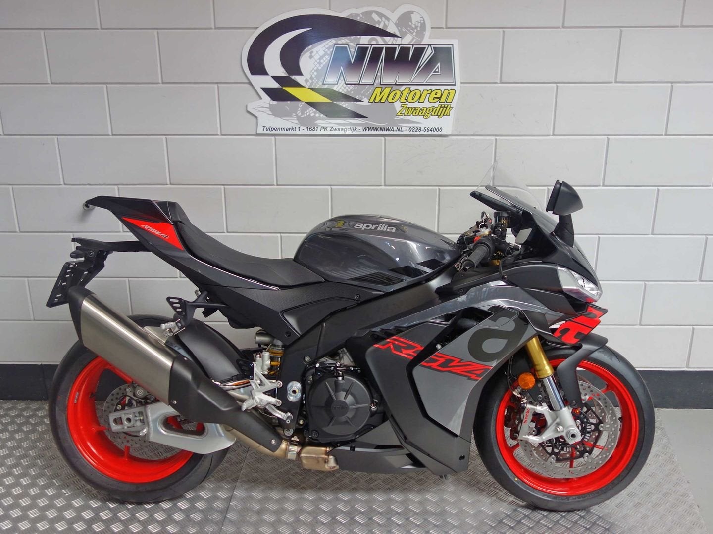 Aprilia RSV4, 1099 cc, 4 cilinders, Motorrijbewijs A, Bedrijf