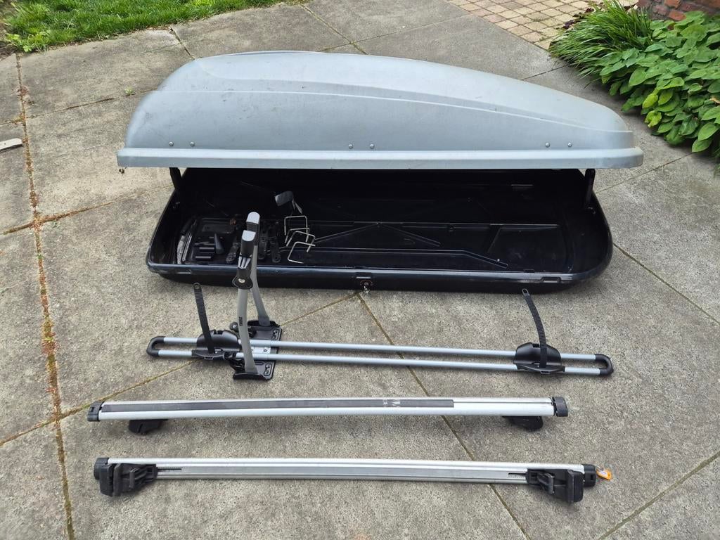 Thule dakdragers plus dakkoffer plus fietsdrager, Ophalen