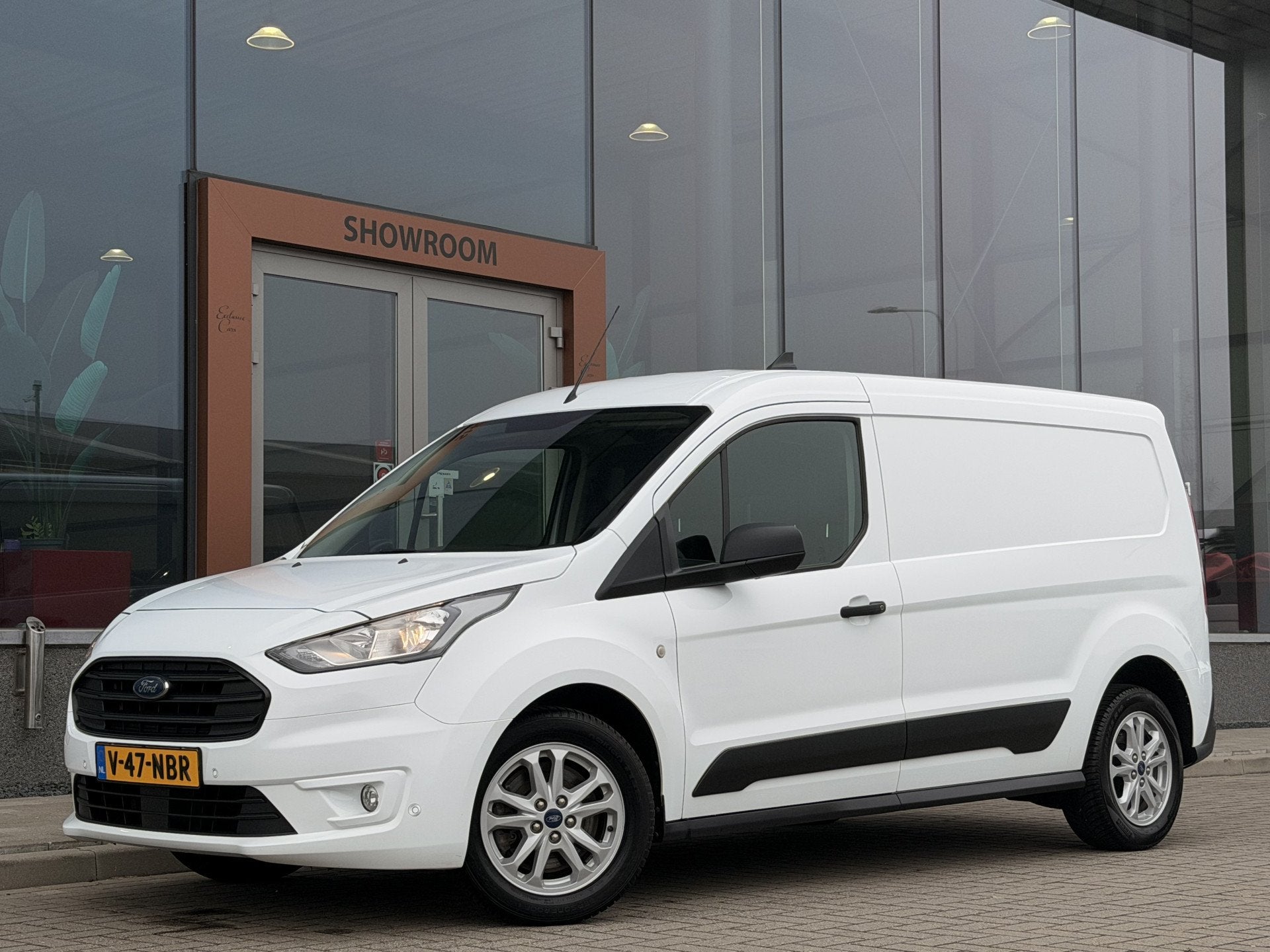 Ford Transit Connect 1.5 EcoBlue L2 Trend | Stoelverwarming, Voorwielaandrijving, Gebruikt, 4 cilinders, Wit