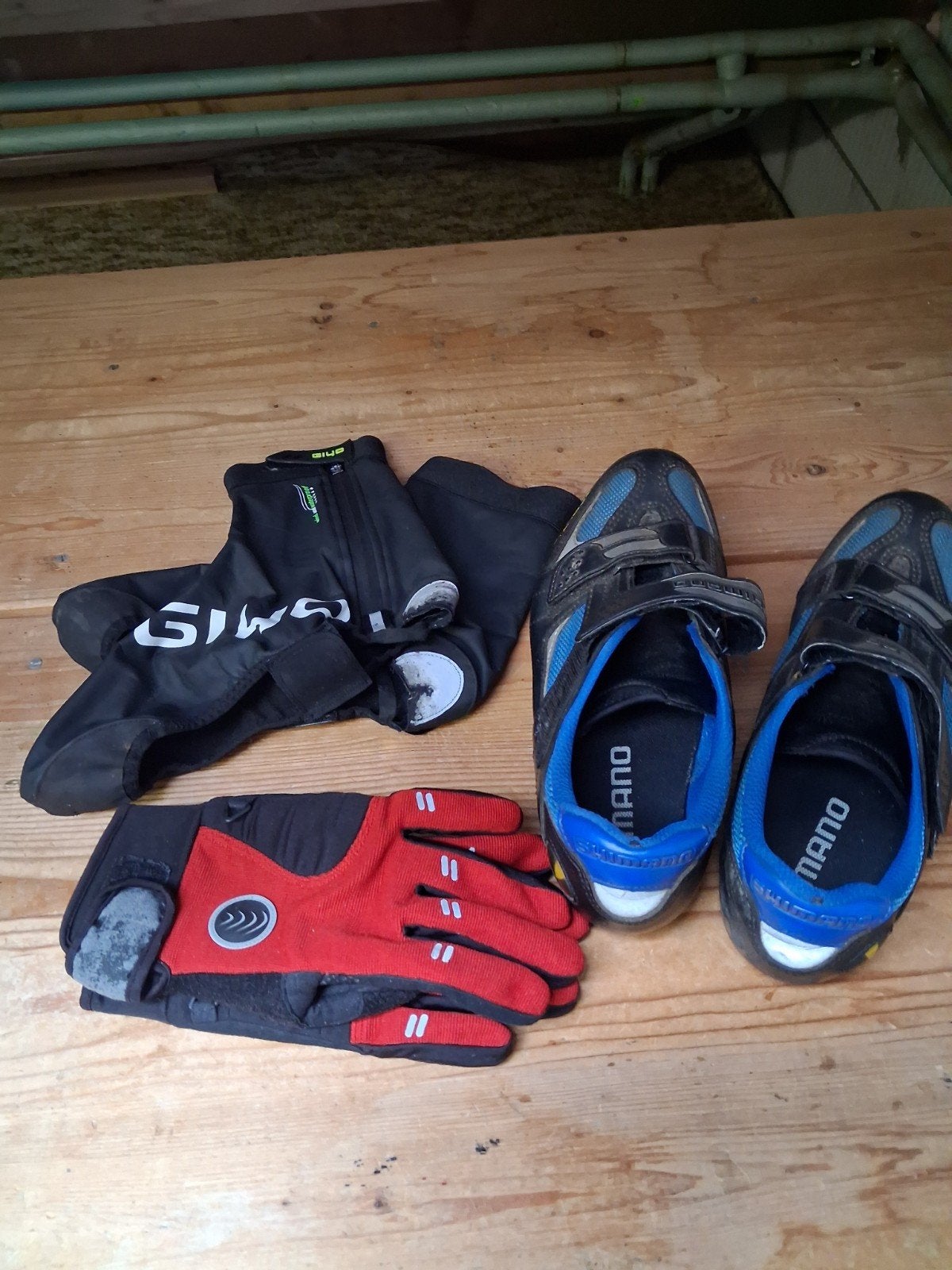 MTB schoenen met overschoenen en handschoenen, Ophalen, Zo goed als nieuw, Schoenen