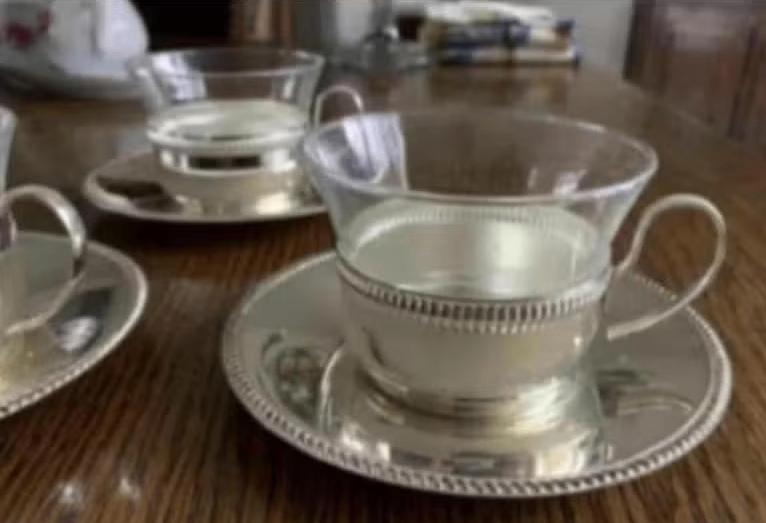 3x theeglas kop en schotel; kopje glas, schotel nepzilver, Ophalen of Verzenden, Zo goed als nieuw, Glas, Kop(pen) en/of Schotel(s)