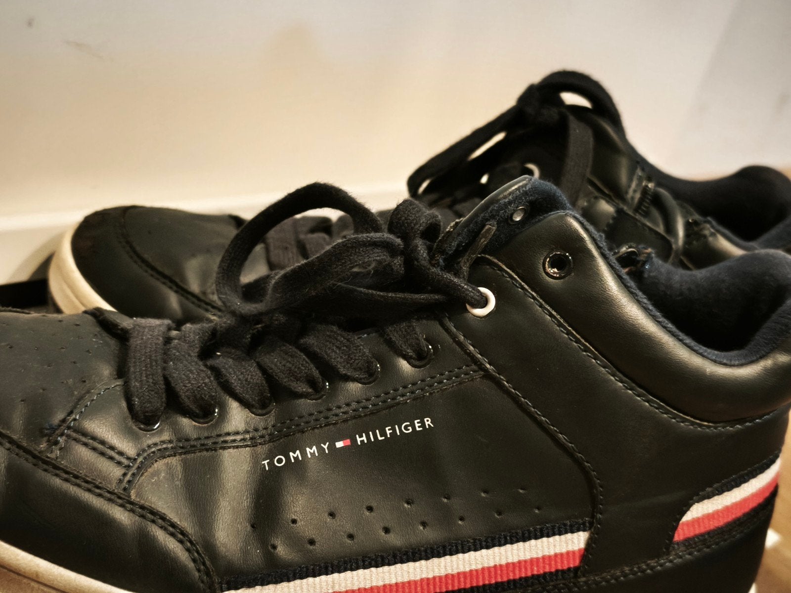 Tommy Hilfiger jongensschoenen maat 41 - Zo goed als nieuw, Ophalen of Verzenden, Zo goed als nieuw, Overige merken