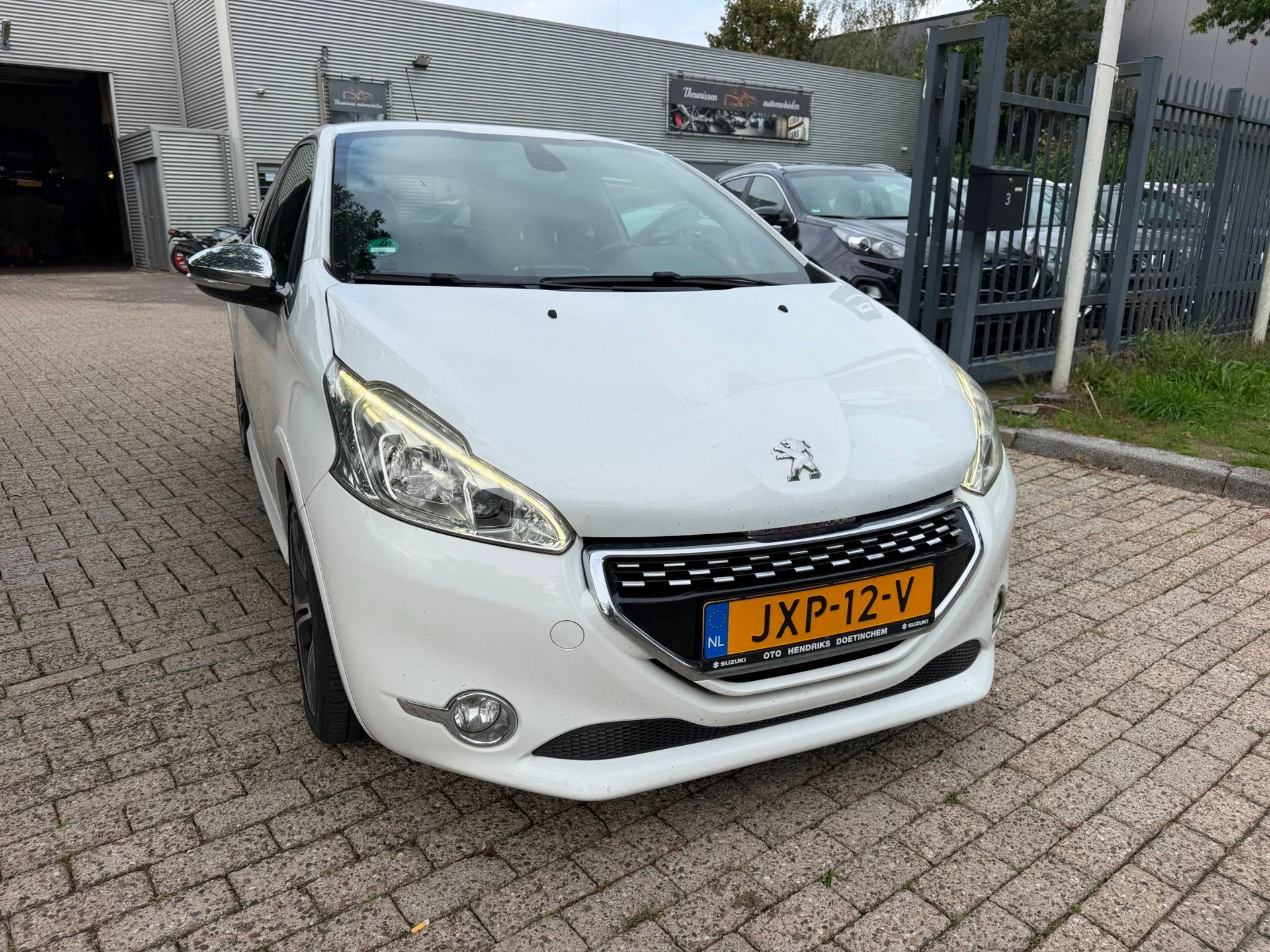 Peugeot 208 1.6 THP GTi 200 pk leder, cruise, elec pakket, p, Auto's, Voorwielaandrijving, Gebruikt, Wit, Leder