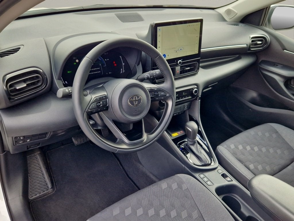 Toyota Yaris 1.5Hybrid 115 Dynamic NL Auto - Stuur-Stoelverw, 12 maanden, Gebruikt, Euro 6, Wit