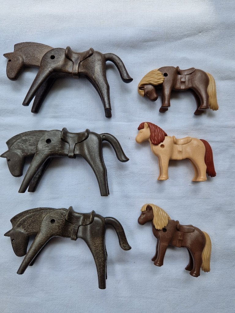 (C) Playmobil. 3 paarden en 3 pony's met vast zadel., Ophalen of Verzenden, Zo goed als nieuw, Losse onderdelen