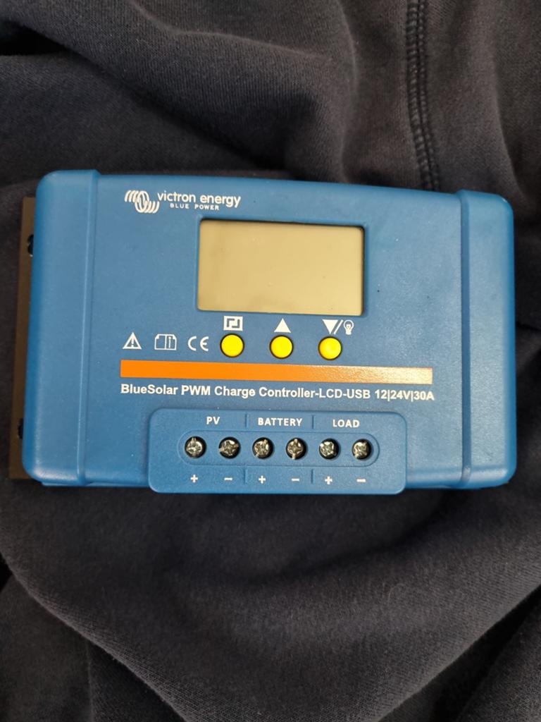 Victron Energy BlueSolar PWM Laadregelaar 12/24V 30A, Ophalen, Zo goed als nieuw, Overige typen