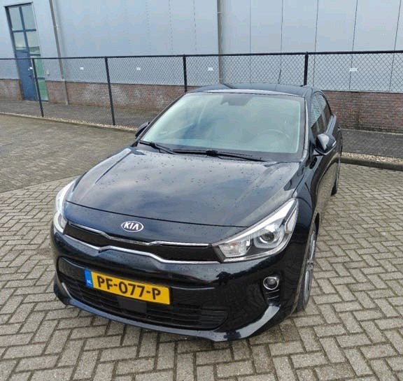 Kia Rio 1.0 T-gdi 100pk 2017 Zwart, Auto's, Voorwielaandrijving, Dealer onderhouden, 450 kg, Zwart
