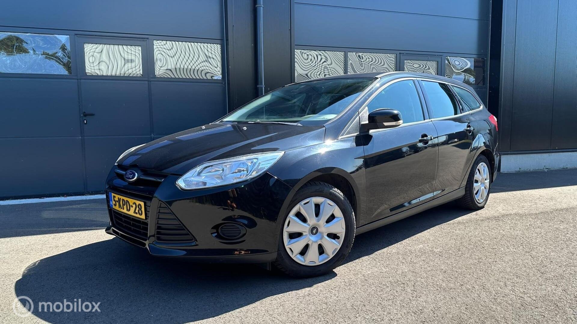 Ford Focus Wagon 1.0 EcoBoost, Auto's, Euro 5, Gebruikt, Zwart, Parkeersensor