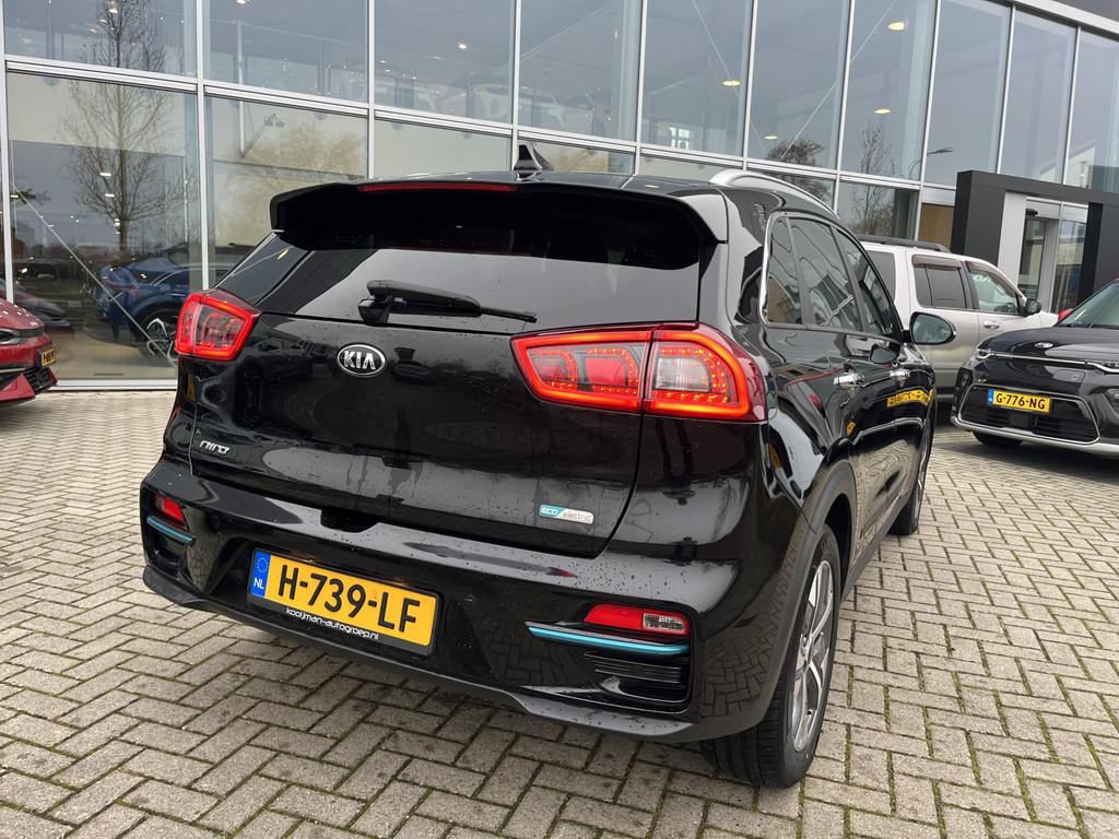Kia e-Niro ExecutiveLine 64 kWh stoel/stuur verwarming | Led, Auto's, Gebruikt, 1712 kg, Zwart, 64 kWh