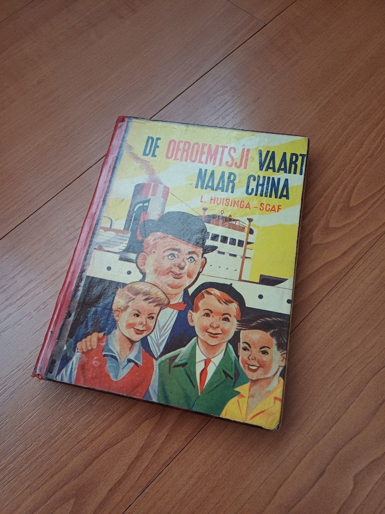 De Oeroemtsji vaart naar China jeugdboek uit 1956, Gelezen, L. Huizinga - Scaf, Ophalen of Verzenden, Fictie