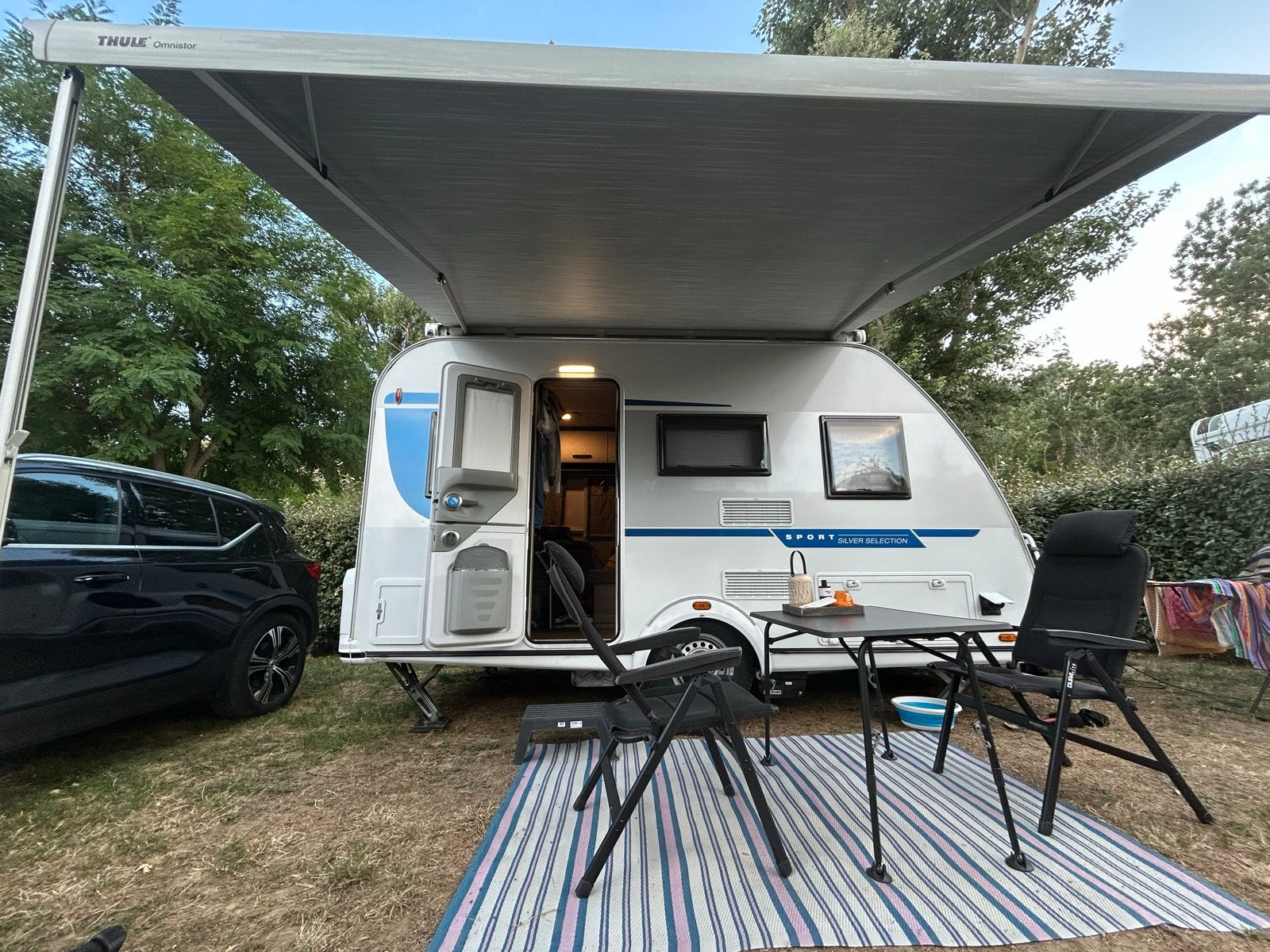 Knaus Sport 400 QD Selection - Compacte en complete caravan, Caravans en Kamperen, Caravans, Frans bed, Treinzit, Tot en met 3