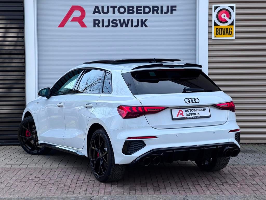 Audi A3 Sportback 45 TFSI e S edition Competition S3 Pano/B&, Auto's, 12 maanden, Gebruikt, 4 cilinders, Wit