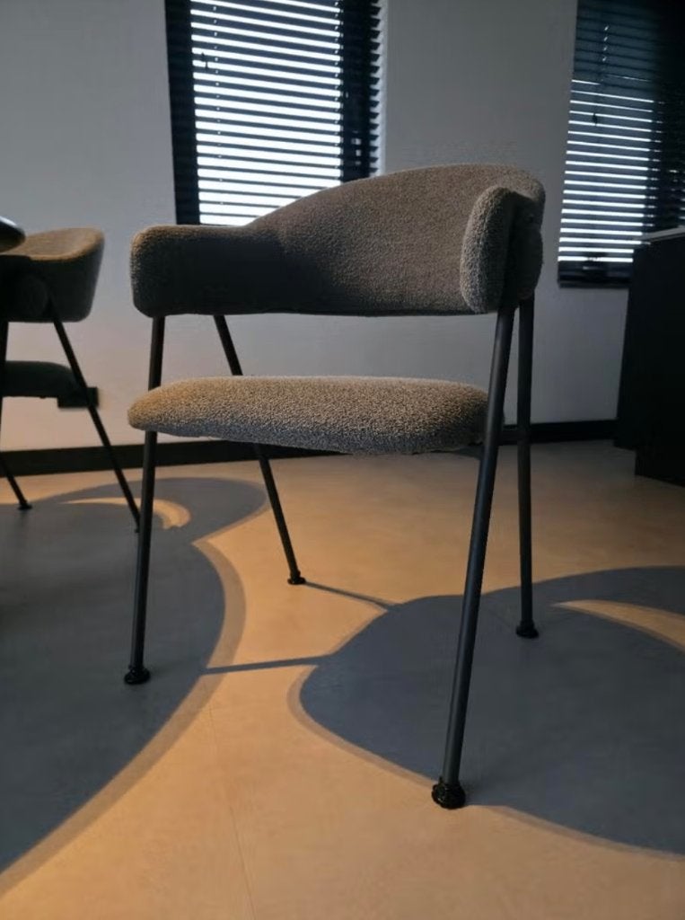 Antraciet Teddy stoelen met vloerbescherming - 5 stuks, Huis en Inrichting, Stoelen, Ophalen, Zo goed als nieuw, Grijs, Vijf, Zes of meer stoelen