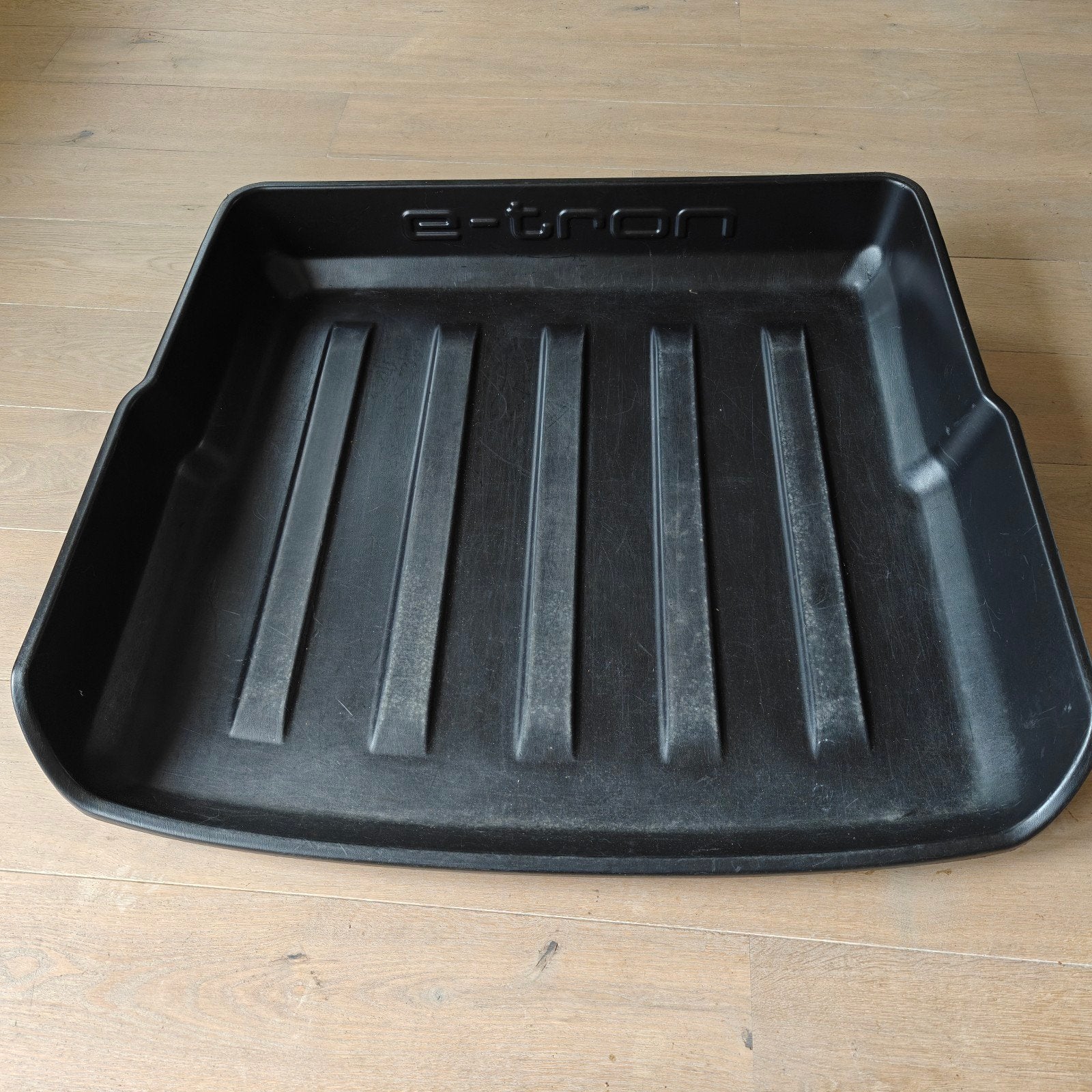 Audi e-tron kofferbakschaal, Auto diversen, Ophalen, Gebruikt