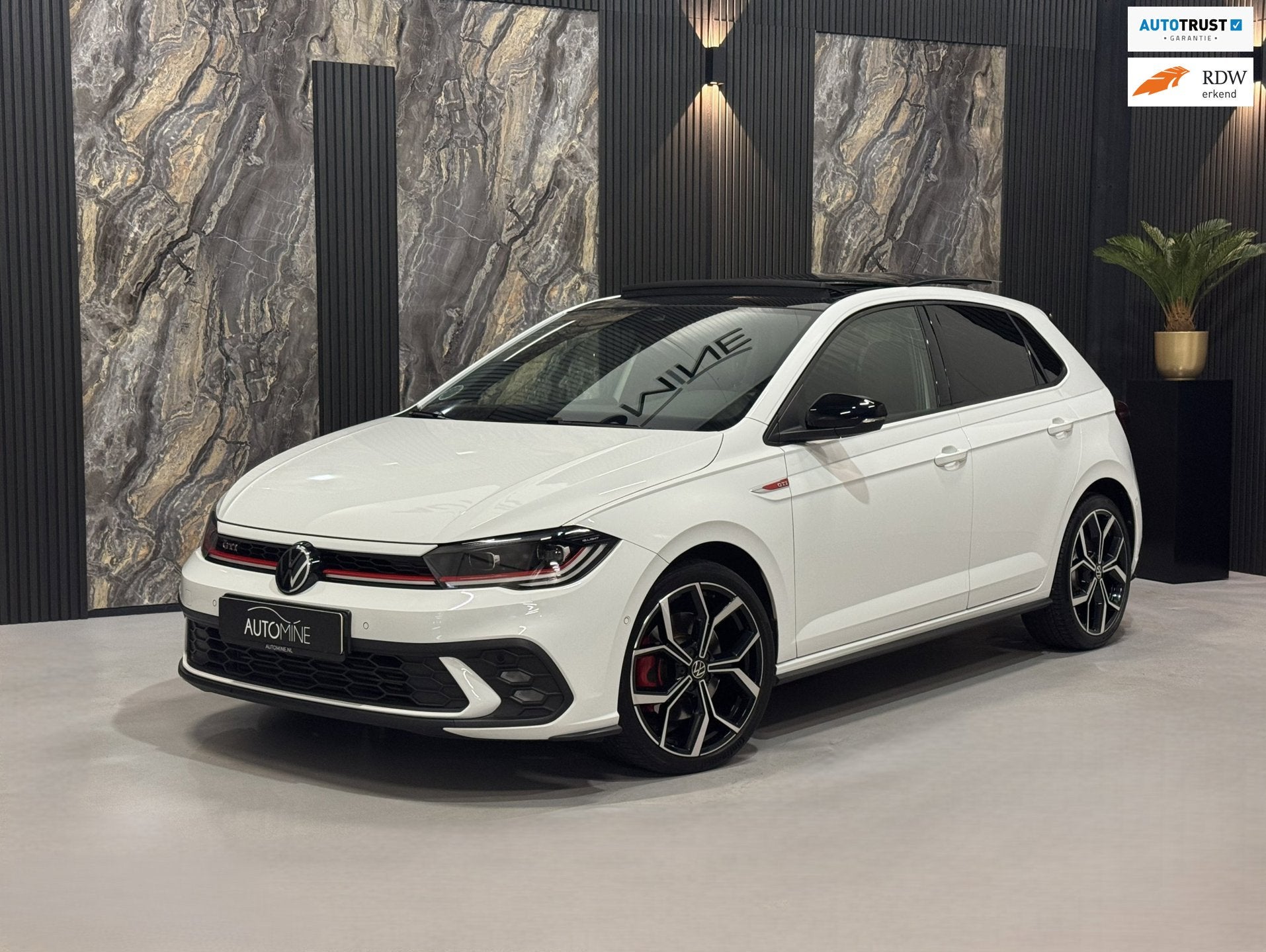 Volkswagen POLO 2.0 TSI GTI|PANO|SFEER|BEATS|BLINDSPOT|KEYLE, Dealer onderhouden, Stof, Gebruikt, 4 cilinders