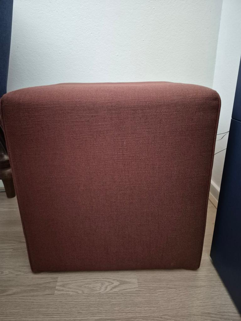 Mooie nette voetenbank poef roestbruin, Ophalen of Verzenden, Zo goed als nieuw, Rond
