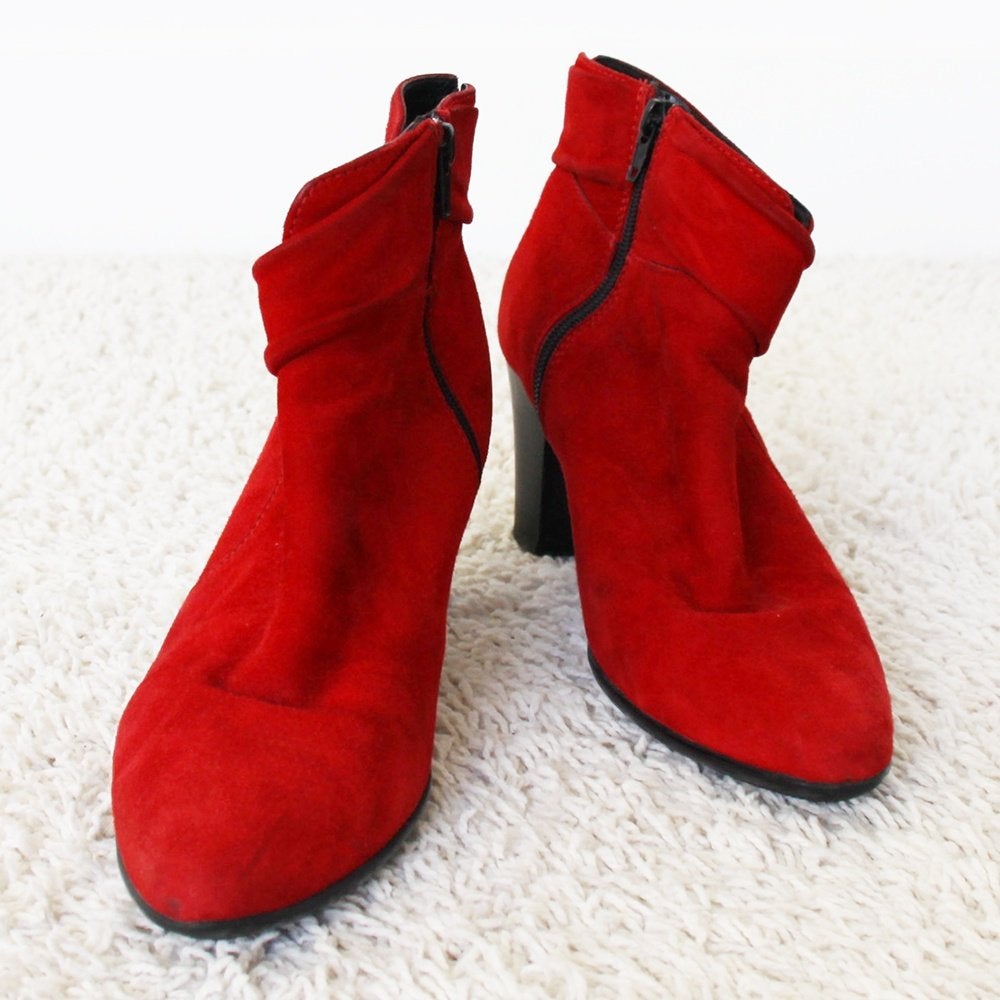 Prachtige Rode Vintage Suede Laarsjes s17 (Maat 39) € 35,-, Kleding | Dames, Lage of Enkellaarzen, Ophalen of Verzenden, Zo goed als nieuw
