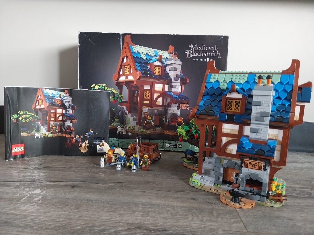 ZGAN LEGO Ideas Medieval Blacksmith compleet + doos + boekje, Lego, Ophalen of Verzenden, Compleet, Complete set