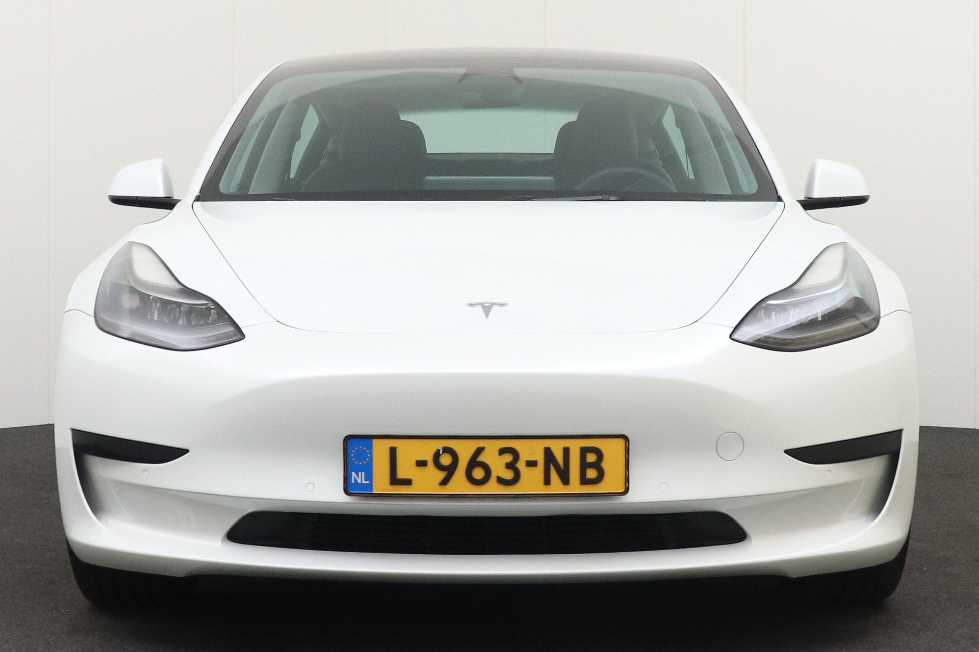 Tesla Model 3 Standard RWD Plus 60 kWh Autopilot Stoelverw., Auto's, Tesla, Automaat, Achterwielaandrijving, Gebruikt, Zwart