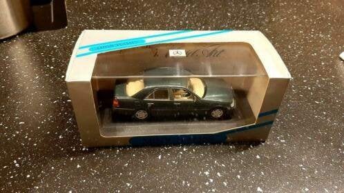Minichamps Mercedes-Benz donker groen (sticker klopt niet), Hobby en Vrije tijd, Ophalen of Verzenden, Nieuw, Auto, MiniChamps