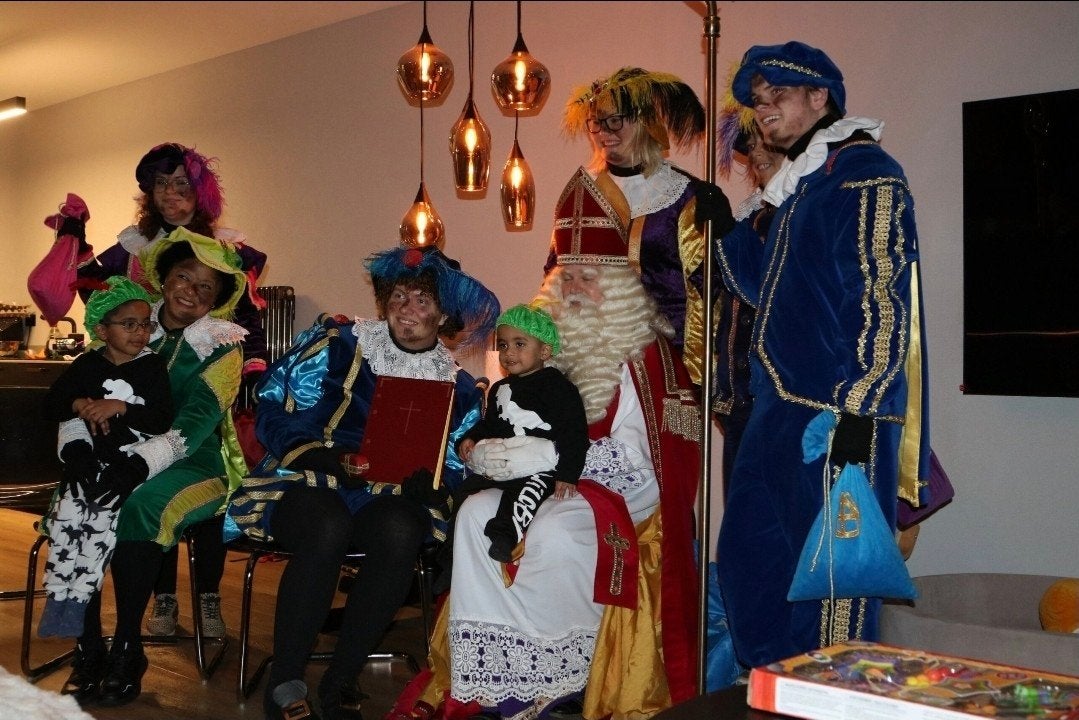 Sinterklaas te boeken ( huren ) voor bezoek, Ophalen of Verzenden, Ronny's Entertainment, Info@ronnysentertainment.nl, 3315DS