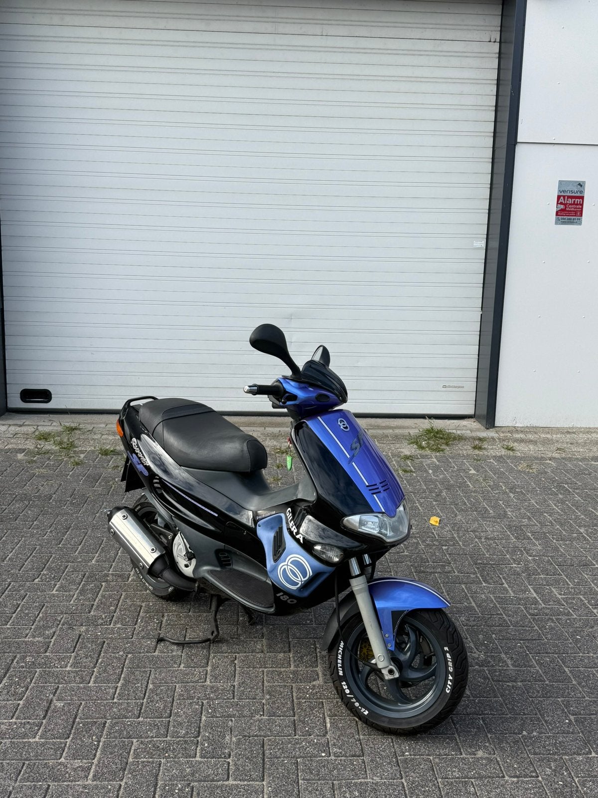 Runner 180dd sp 5300km, Ophalen, Zo goed als nieuw, Benzine, Overige modellen
