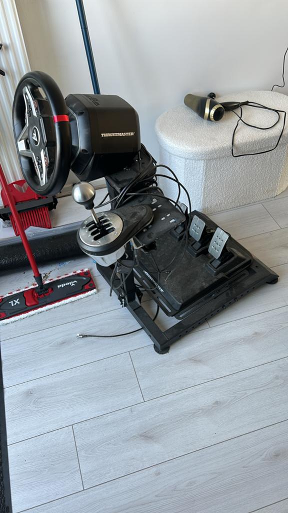 Thrustmaster Raceset met Stuur, Pedalen en Shifter, Spelcomputers en Games, Spelcomputers | Overige Accessoires, Ophalen, Racestuur