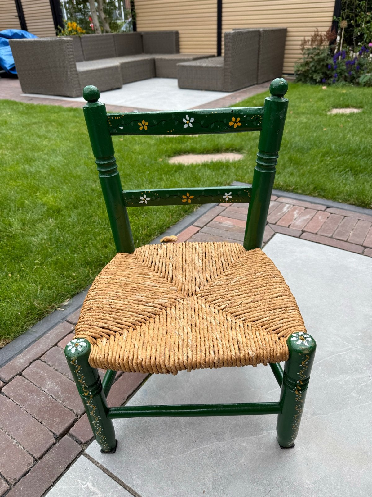 Leuke groene kinderstoel met rieten zitting, Kinderen en Baby's, Ophalen, Gebruikt, Overige typen