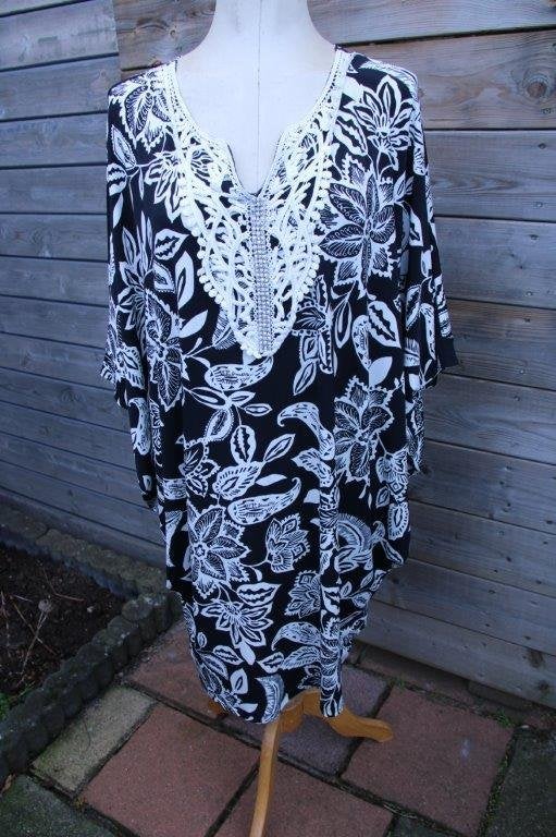 Jurk zwart/ offwhite Yoek mt XL (50/52) Vaste prijs, Yoek, Ophalen of Verzenden, Zo goed als nieuw, Jurk