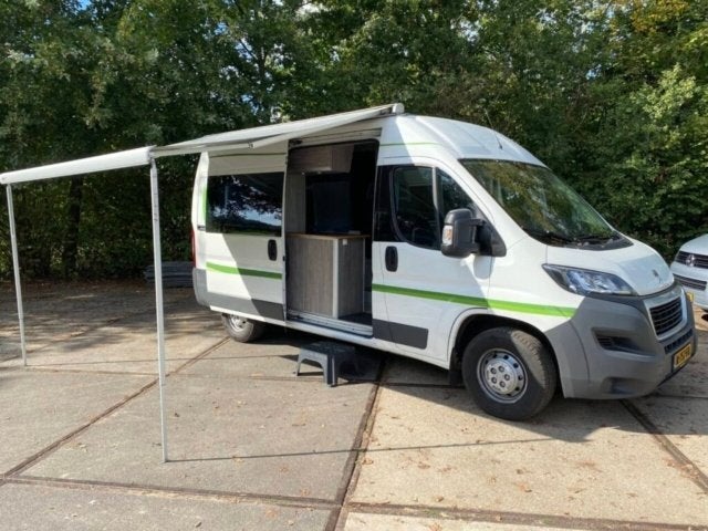 Foto 16 van Peugeot Boxer Camper - dwarsbed
