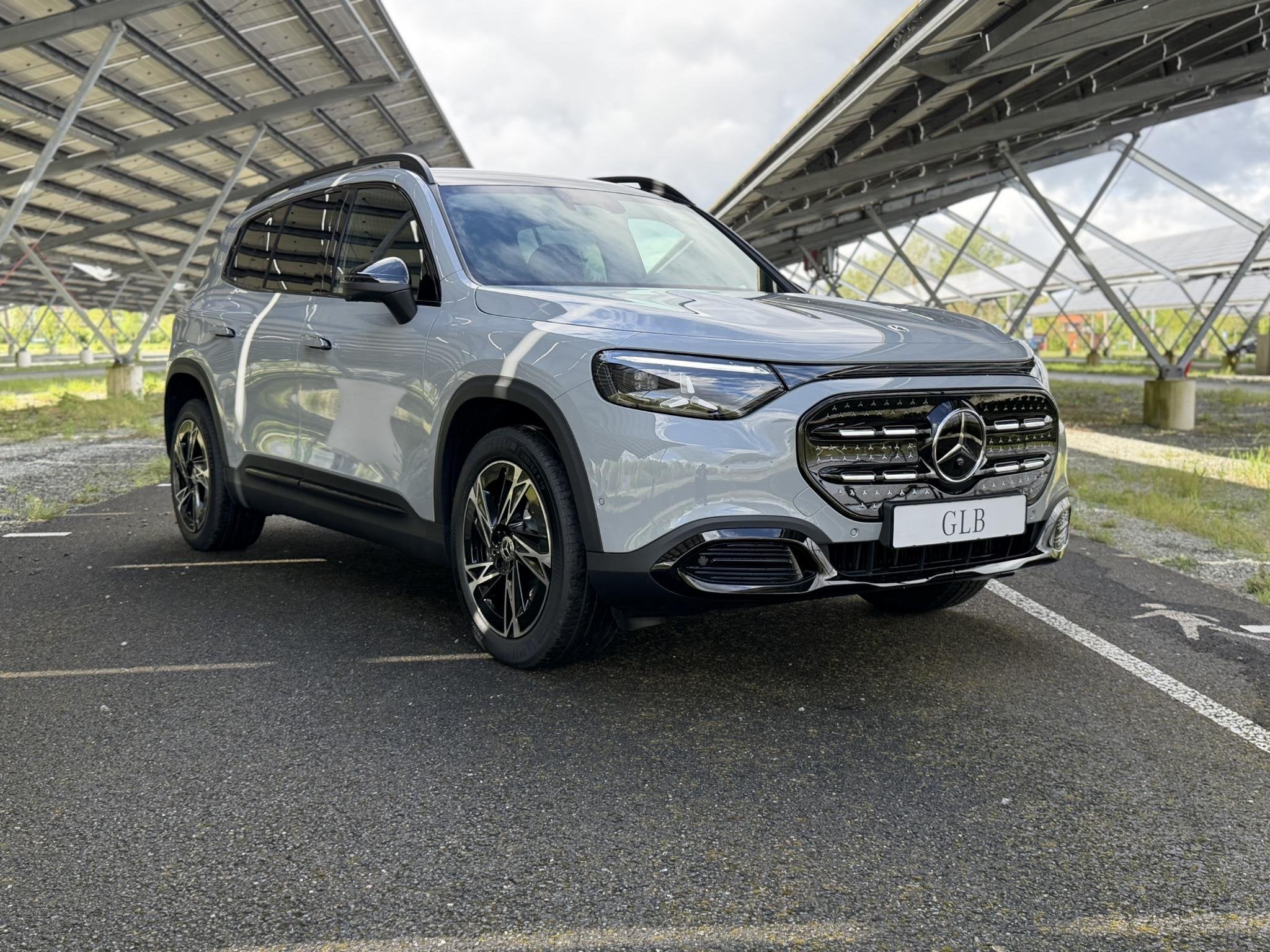 Mercedes-Benz GLB 250+ Business Solution Luxury 7p. 85.5 kWh, Auto's, Achterwielaandrijving, Zwart, 626 km, 7 stoelen