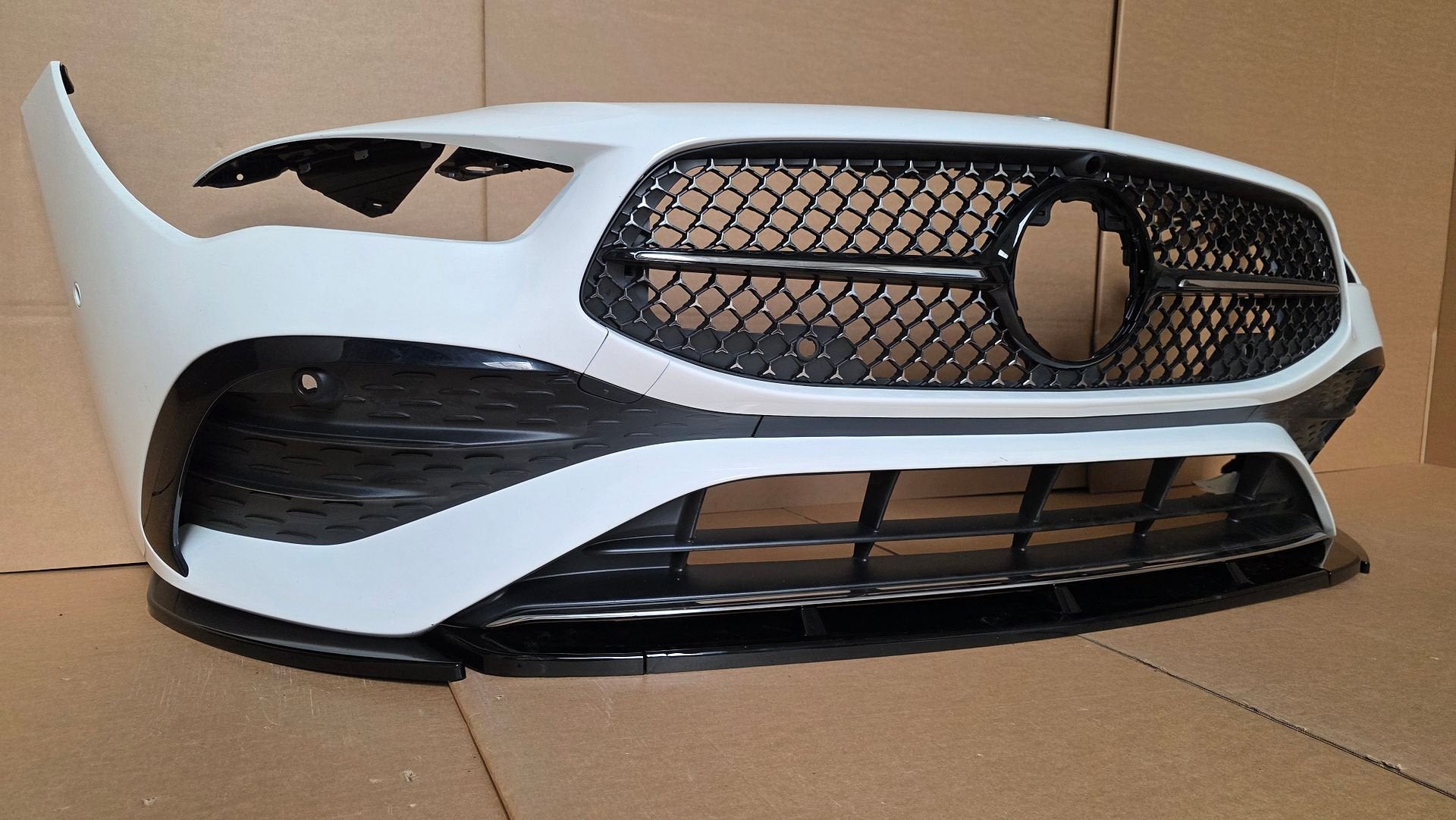 Voorbumper Mercedes Cla Klasse W118 Facelift AMG A1188856303, Auto-onderdelen, Gebruikt, -, Voor, Ophalen of Verzenden