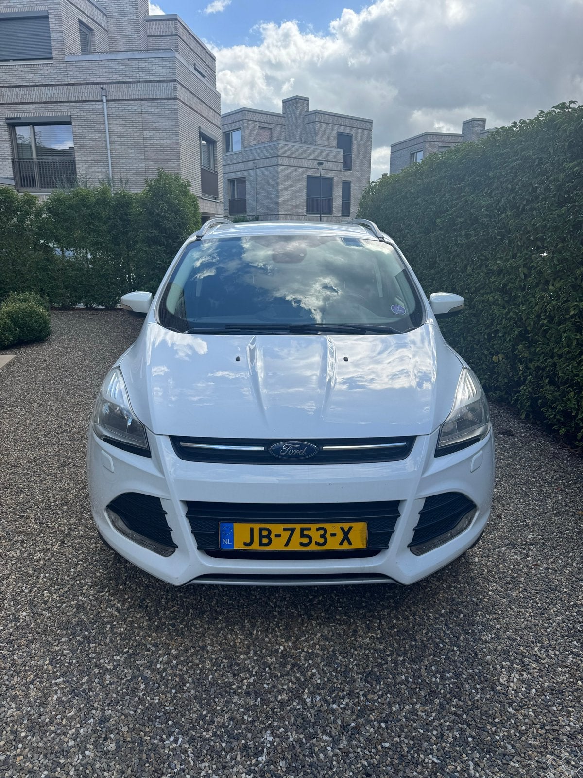 Ford Kuga 1.5 Ecoboost 120pk 2WD 2016 Wit, Auto's, 4 cilinders, Wit, Origineel Nederlands, Handgeschakeld