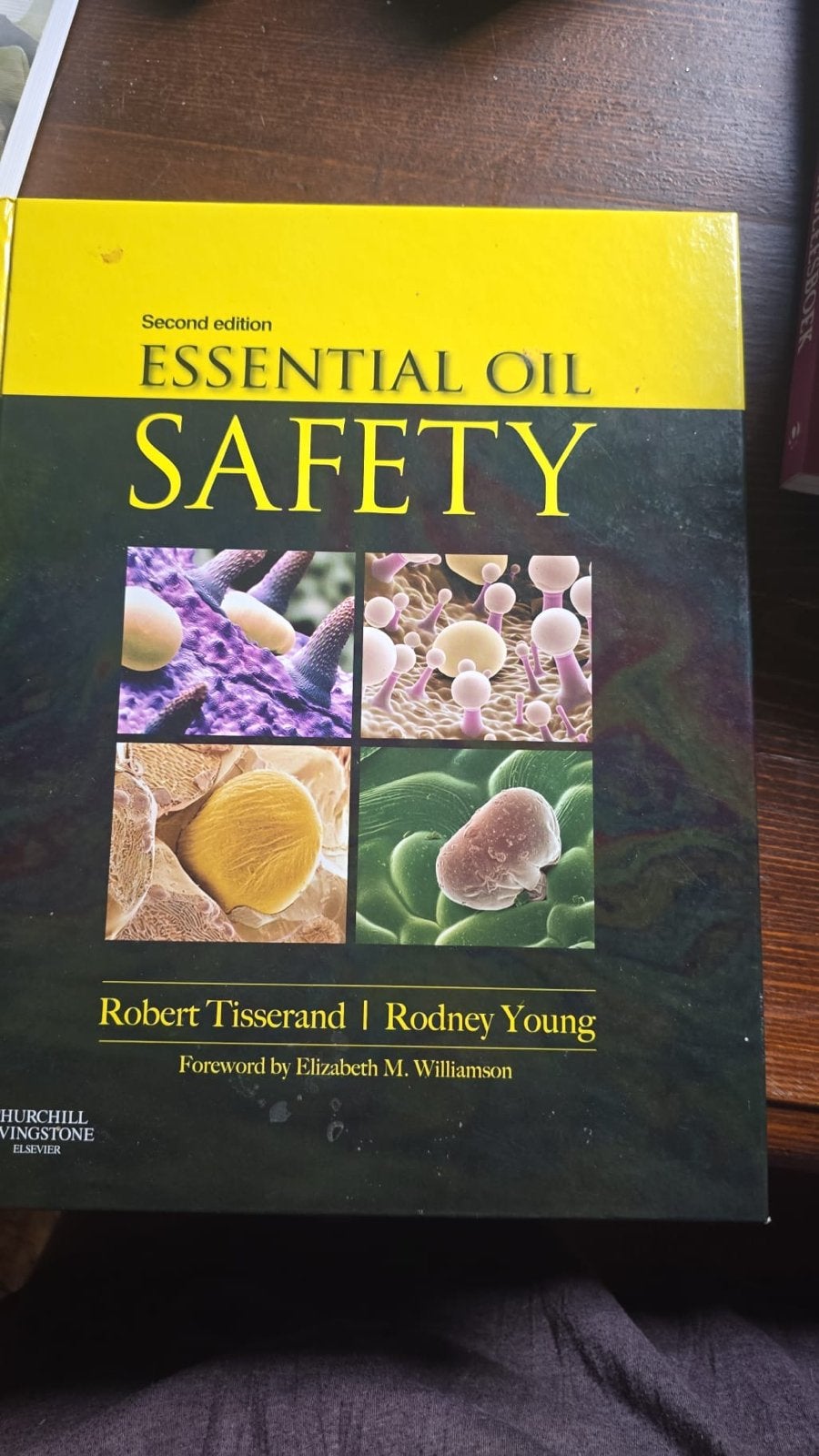Essential Oil Safety - 2e editie, Ophalen of Verzenden, Zo goed als nieuw, Kruiden en Alternatief
