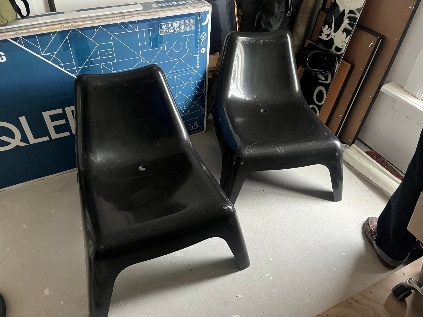 2x IKEA PS Vago fauteuils lounge stoelen zwart, Ophalen, Kunststof, Gebruikt, Twee