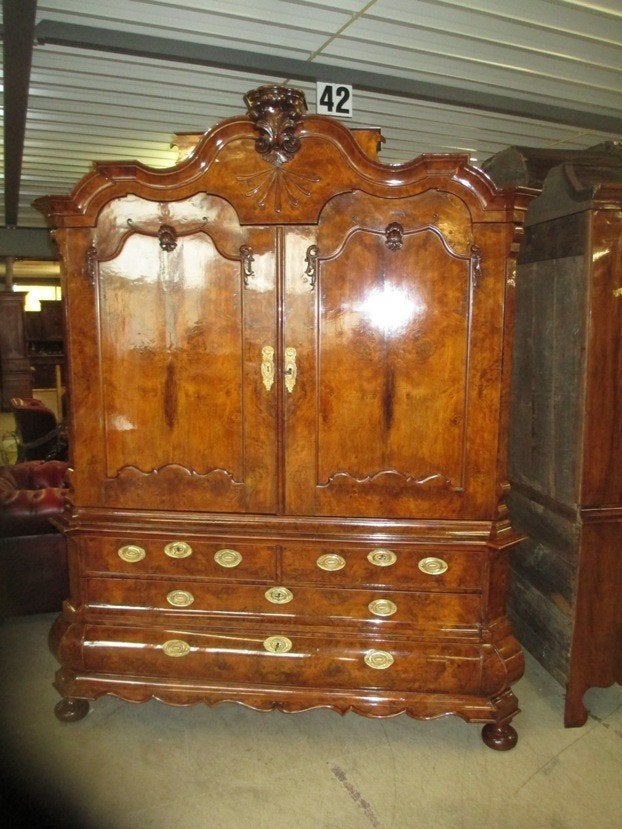 Oer 08397 antiek 18e eeuws wortelnoten Hollands kabinet, Ophalen