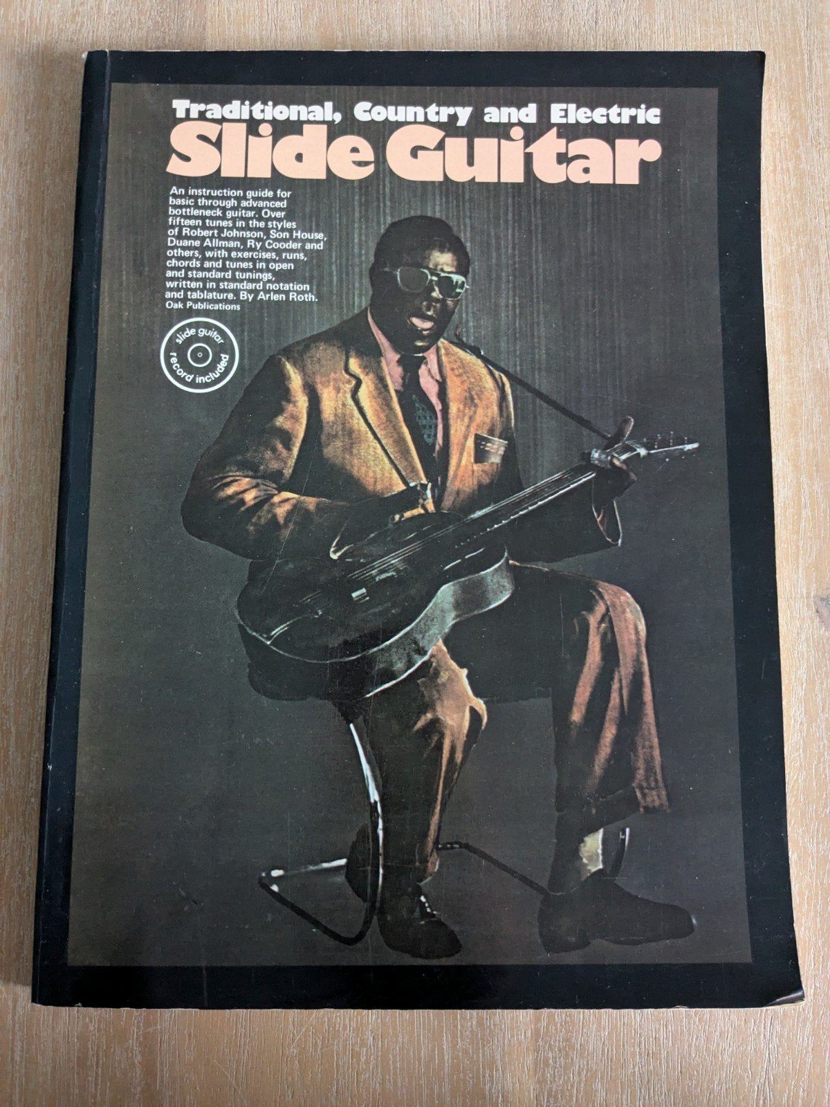 Traditional, Country and Electric Slide Guitar boek, Ophalen of Verzenden, Gelezen, Instrument, Arlen Roth