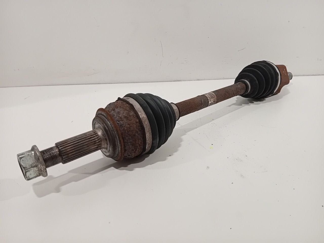 Aandrijfas links voor Nissan Qashqai, Onderdelen@venauto.nl, Van der Ven Autorecycling B.V., Gebruikt, Ettenseweg 76, 4706 PB Roosendaal, The Netherlands
