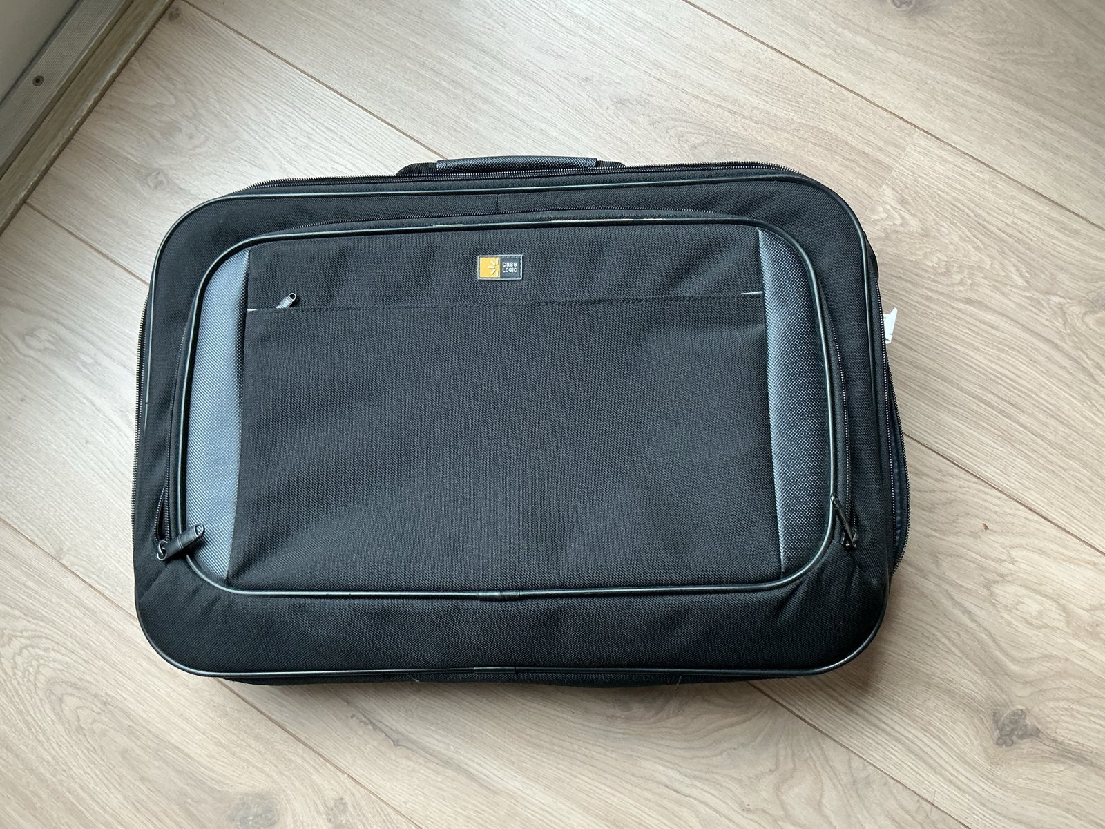 Zeer nette zwarte Case Logic laptoptas, Gebruikt, 15 inch, Aktetas, Ophalen of Verzenden