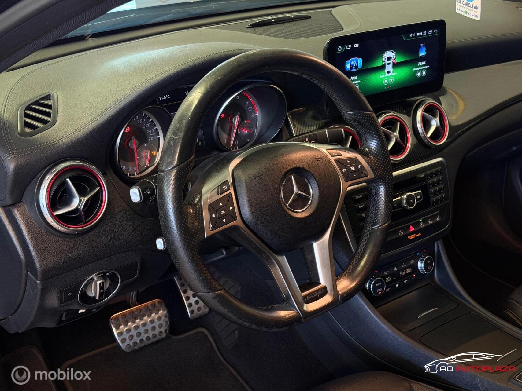 Mercedes GLA-klasse 200 AMG Panorama/Stoelverwarming/Leer/El, Auto's, 715 kg, Zwart, Bedrijf, SUV of Terreinwagen