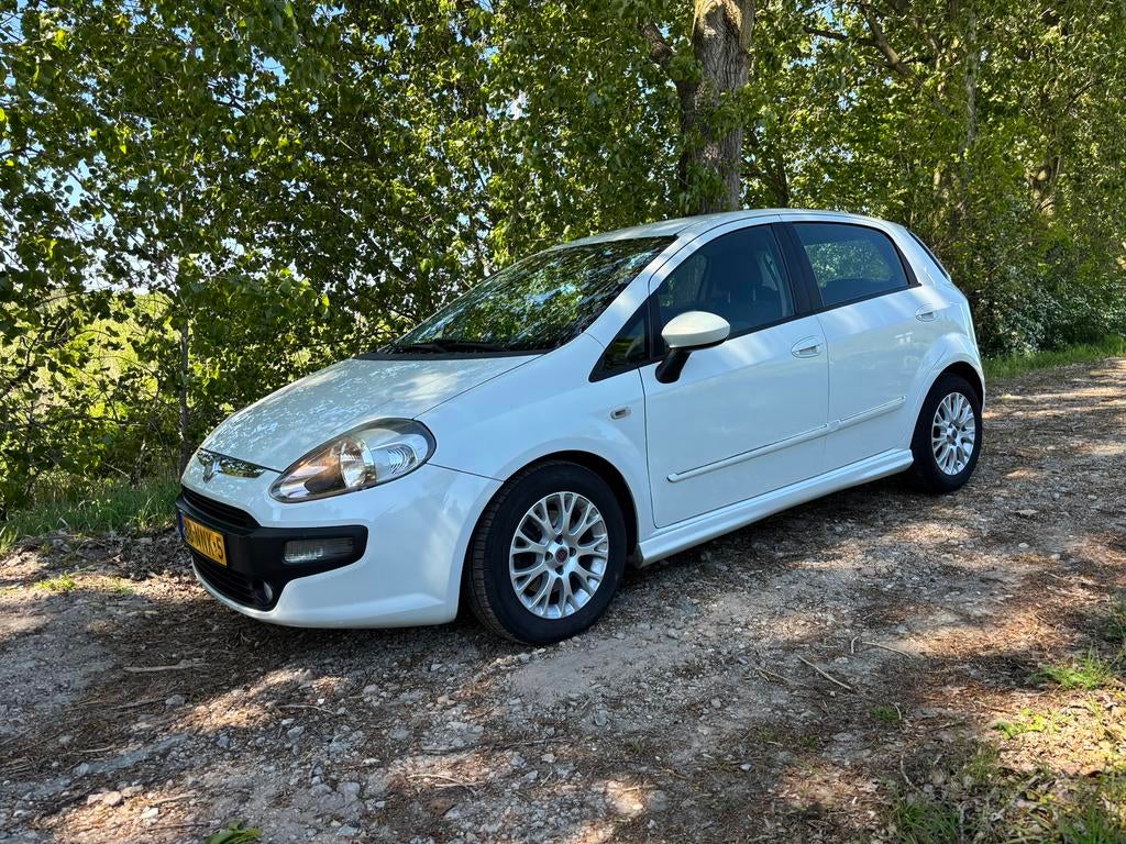 Fiat Punto EVO 1.3 Multijet 5DR 2010 Wit - nieuwe APK, Euro 5, 4 cilinders, Wit, Origineel Nederlands