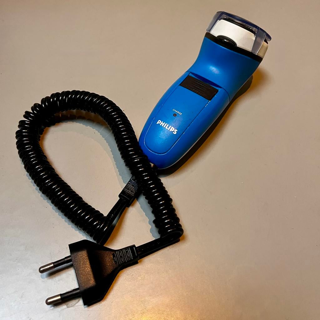Philips scheerapparaat - Blauw, met oplader, Ophalen of Verzenden, Gebruikt, Scheren en Epileren
