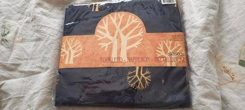 tafelkleed 90x90cm donker blauw met bomen, 90 cm, Nieuw, 90 cm, Ophalen of Verzenden