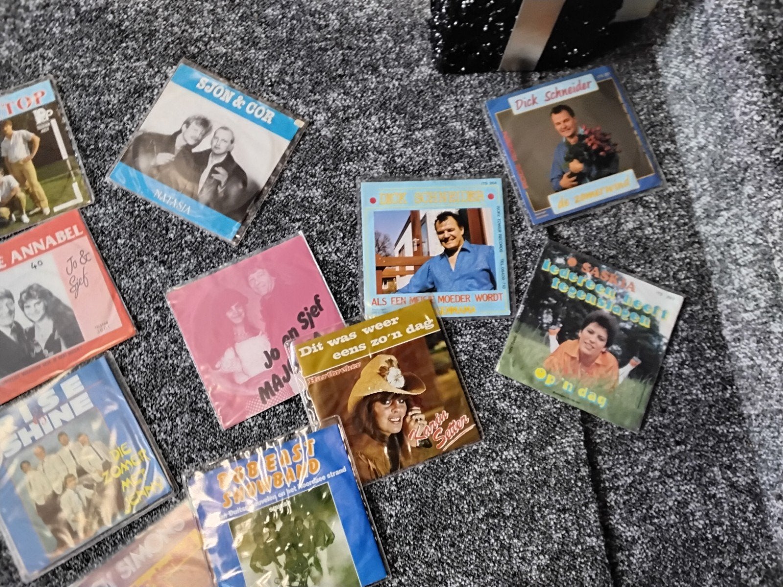 Singles 2 koffers met piraten singles 450 stuks, Verzenden, Gebruikt, Overige formaten, Levenslied of Smartlap