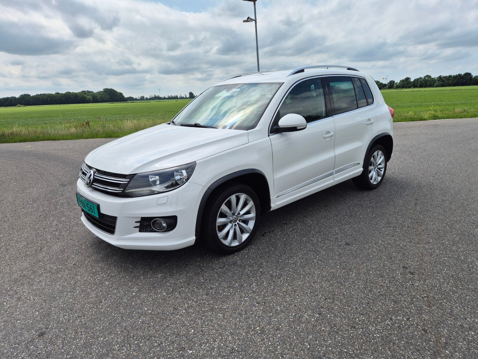 Volkswagen Tiguan R-line 1.4 TSI 4Motion, Auto's, Volkswagen, Bedrijf, Tiguan, 4x4, ABS, Achteruitrijcamera, Airbags, Airconditioning