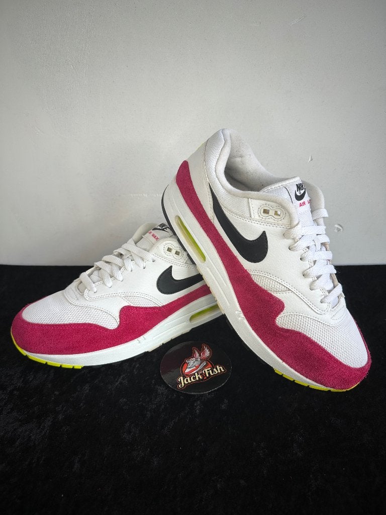 Nike air Max 1 Volt rush pink - size 42,5, Ophalen of Verzenden, Sneakers of Gympen, Roze, Gedragen