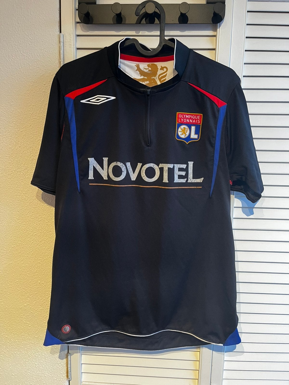 Retro Lyon 2006/2007 derde shirt, Maat M, Ophalen of Verzenden, Gebruikt, Shirt
