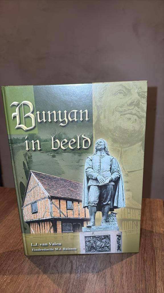 L.J. van Valen - Bunyan in beeld, Ophalen of Verzenden, Zo goed als nieuw, L.J. van Valen